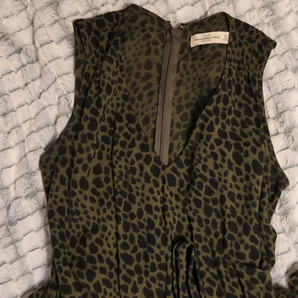 Abercrombie & Fitch Green Leopard Jumpsuit Women's Size XS - Picture 3 of 10